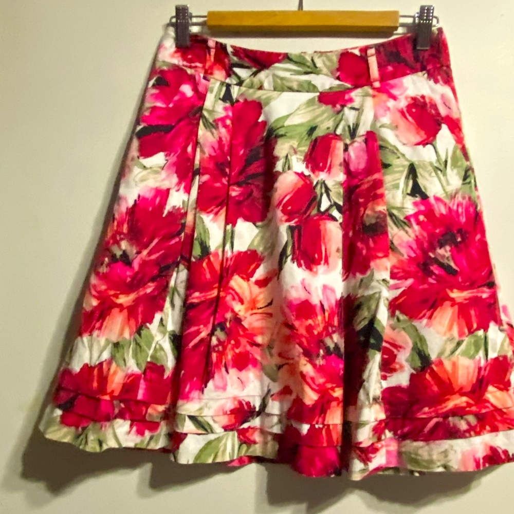 Floral Skirt size 4 WHBM